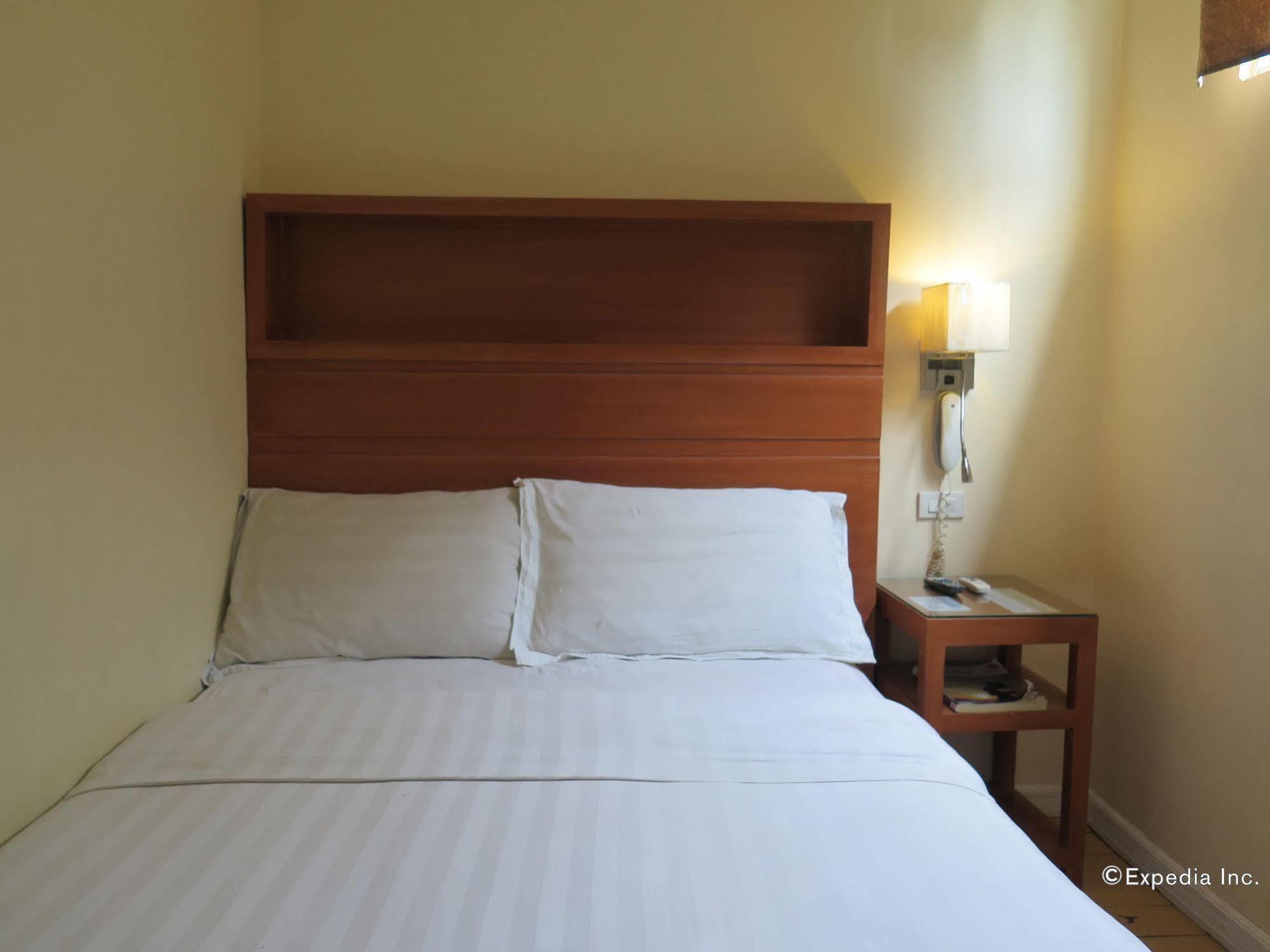 La Gloria Residence Inn Cebu Extérieur photo