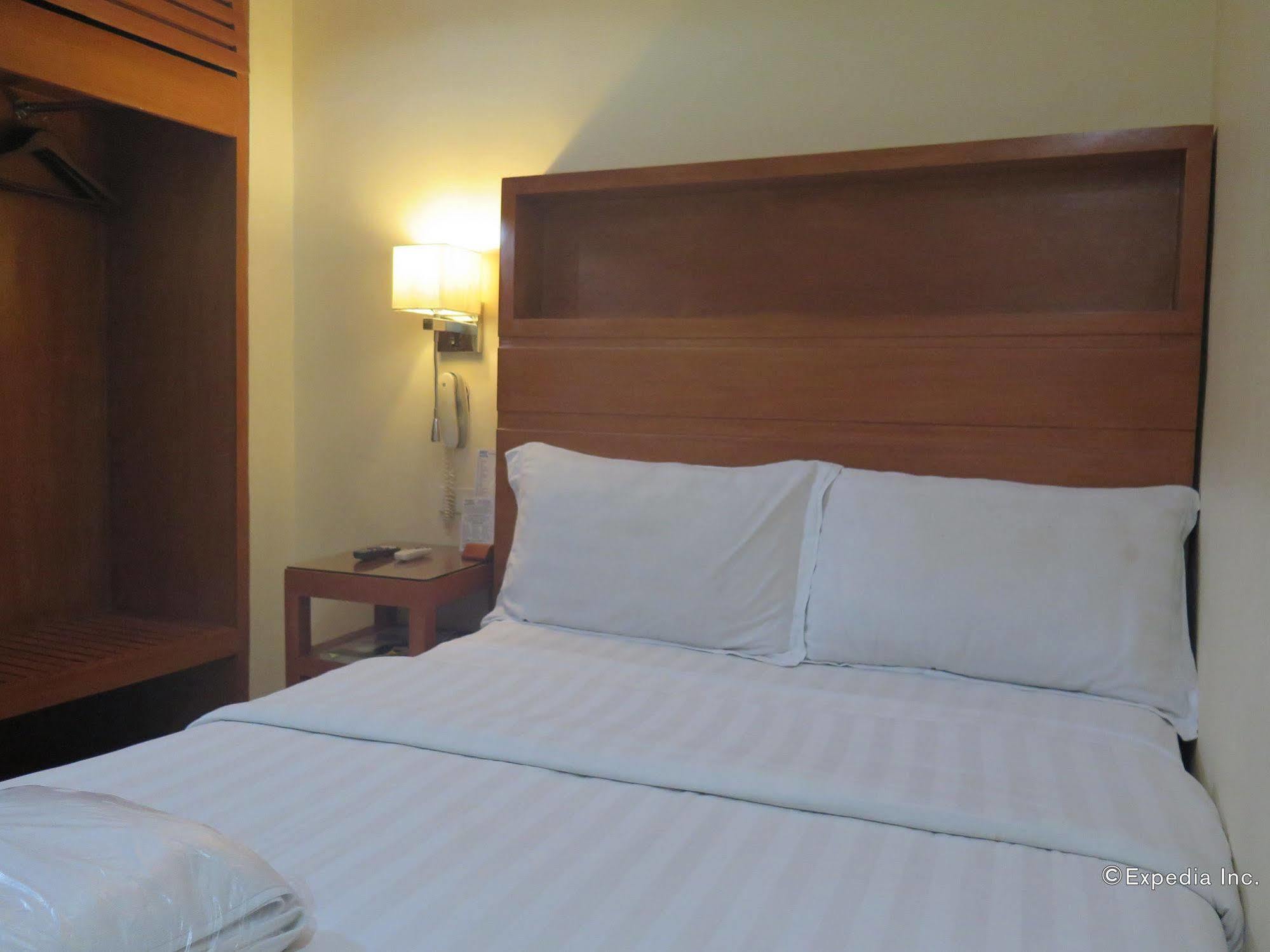 La Gloria Residence Inn Cebu Extérieur photo