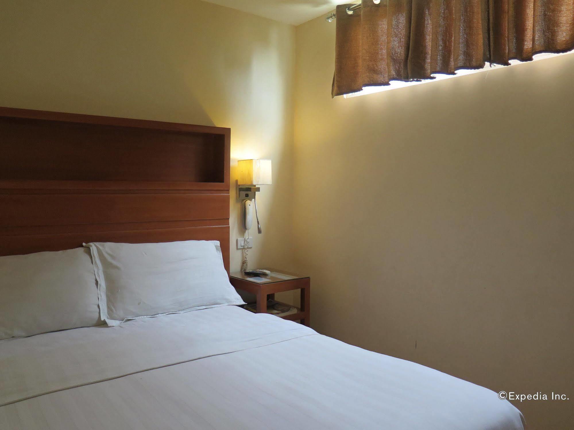 La Gloria Residence Inn Cebu Extérieur photo
